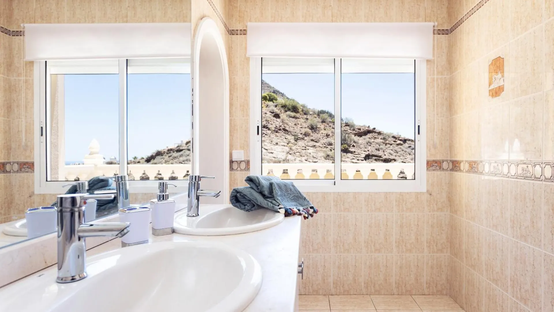 Classbnb - Luxurious Villa 1,5 Kilometers From Costa Adeje  Costa Adeje (Tenerife)